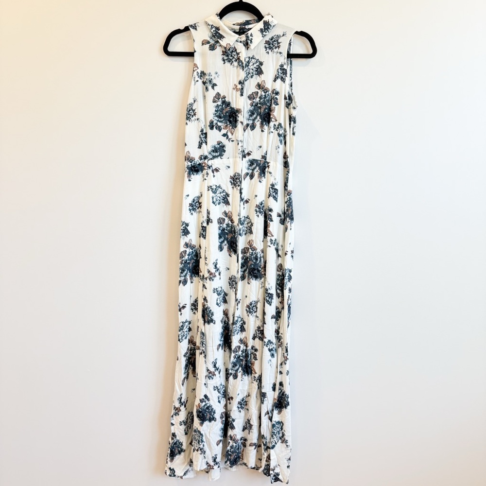 Joan Vass / White Blue Floral Button Sleeveless Maxi Dress
